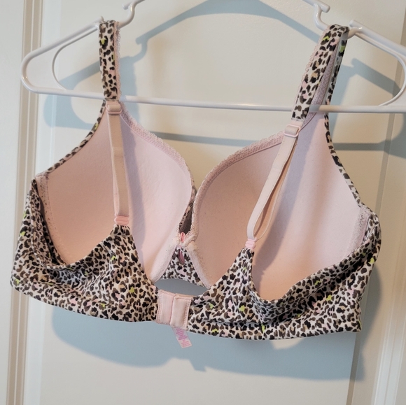 Victoria's Secret Padded Body By Victoria Bra- sz 38C - Picture 3 of 4